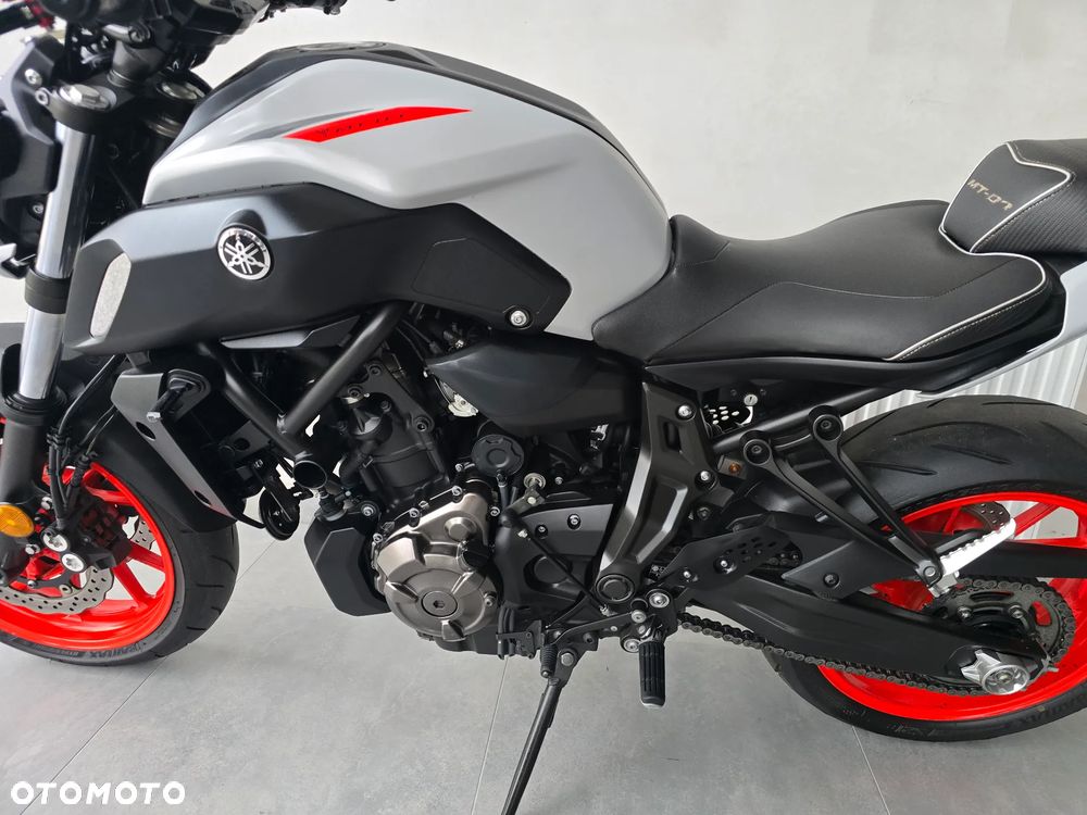 Yamaha MT - 17