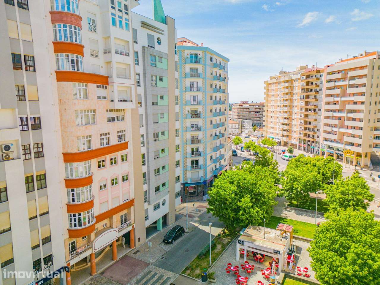 Apartamento T4 Premium com Terraço na Avenida da Independência - Grande imagem: 4/60