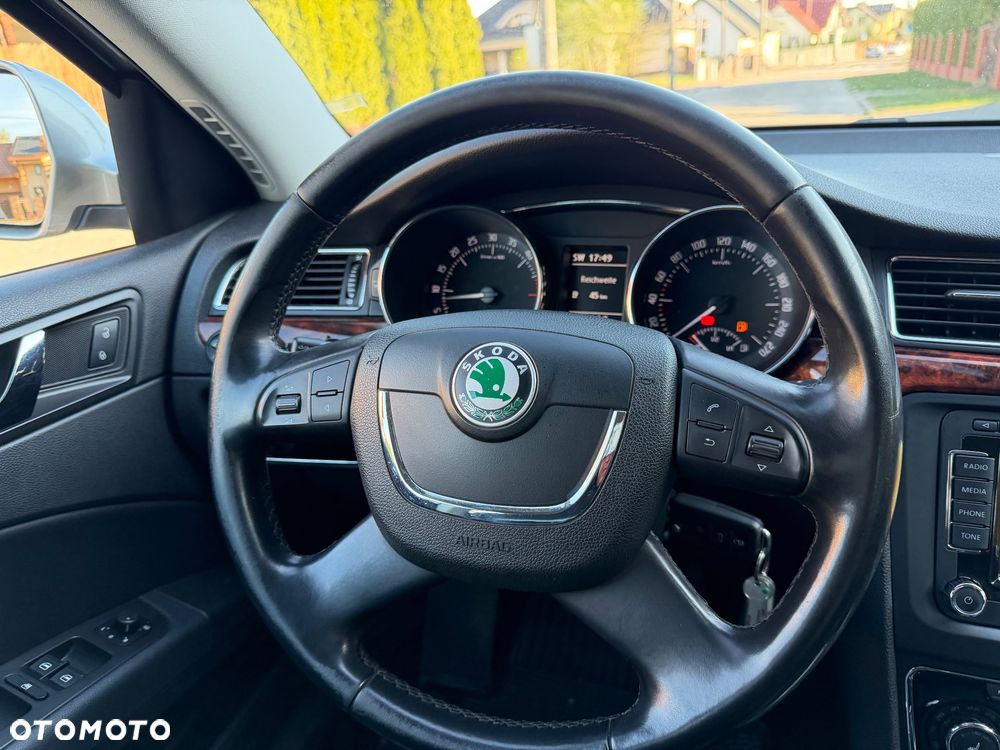 Skoda Superb 2.0 TDI 4x4 Exclusive - 25