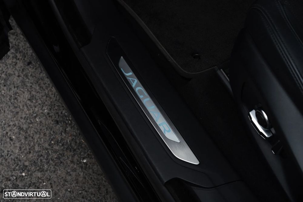 Jaguar F-Pace 5.0 V8 AWD SVR - 15