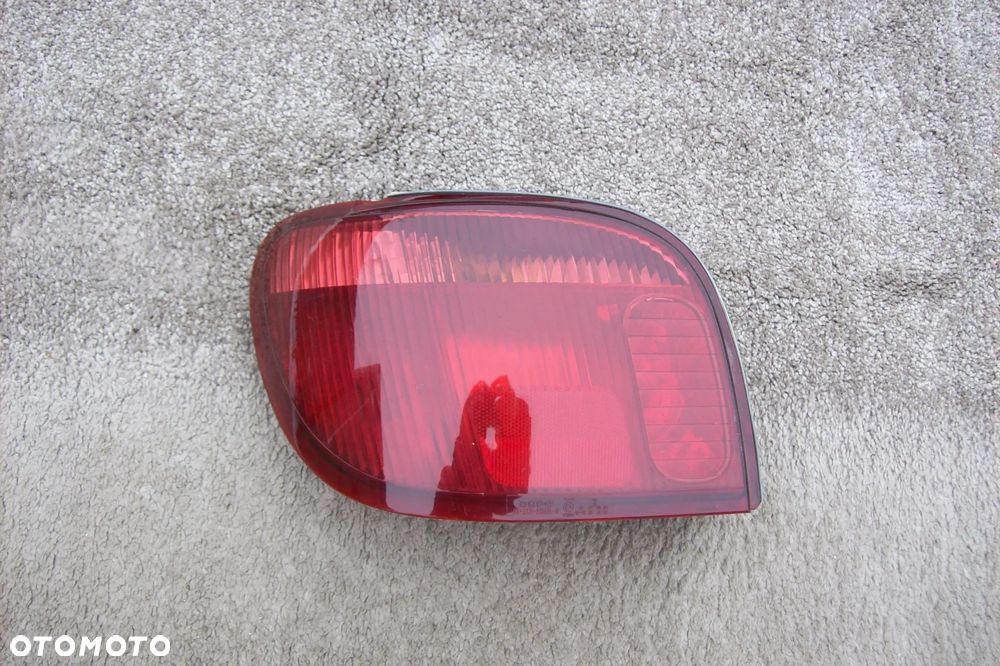 LAMPA TYLNA LEWA TOYOTA YARIS I /LIFT - 1