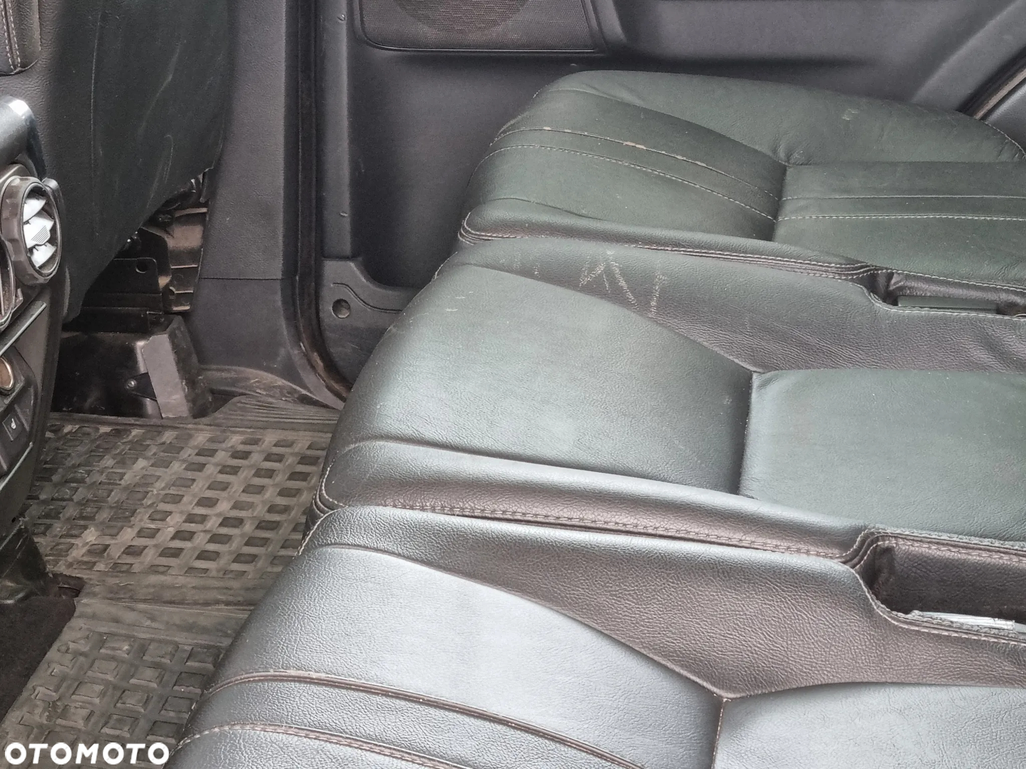 Land Rover Discovery IV 3.0D V6 HSE - 29