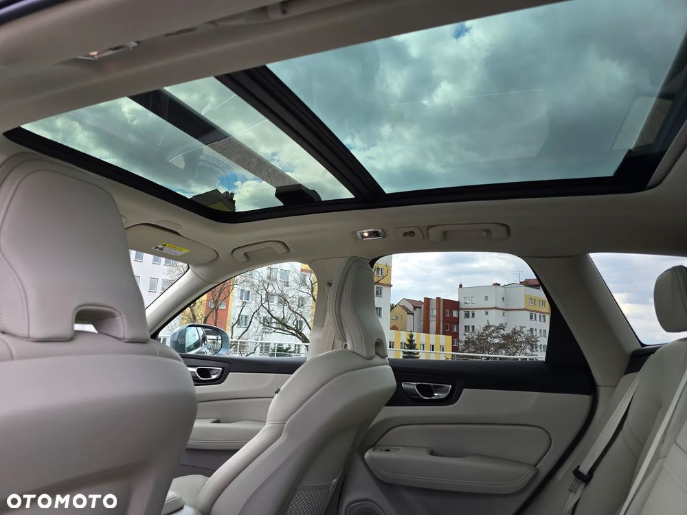 Volvo XC 60 T5 AWD Geartronic Momentum - 35