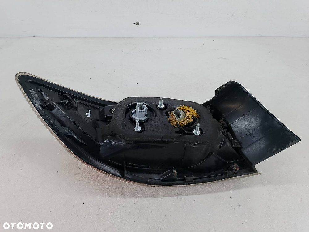 LAMPA TYLNA PRAWA MAZDA 3 II ( 09-13 ) BBN751150 HATCHBACK - 7