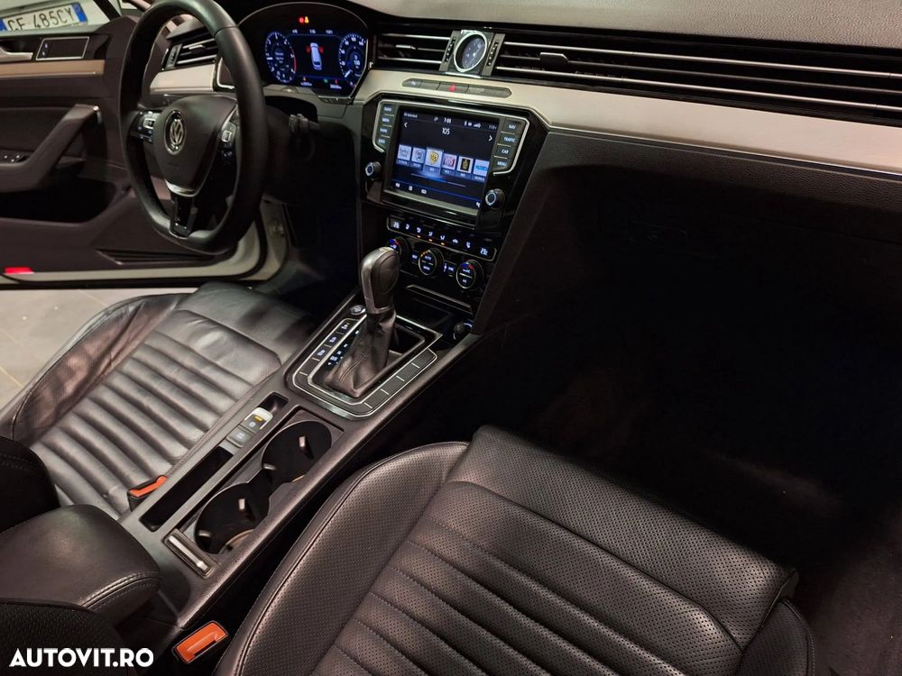 Volkswagen Passat 2.0 TDI SCR DSG Highline - 11