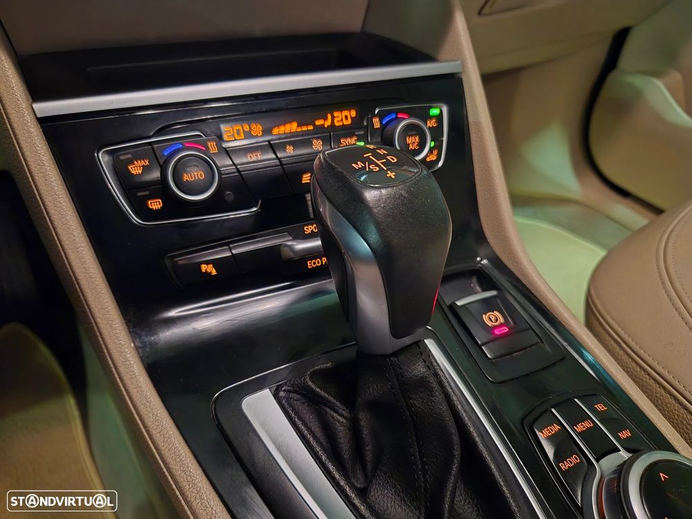 BMW 216 Active Tourer d Line Luxury Auto - 26