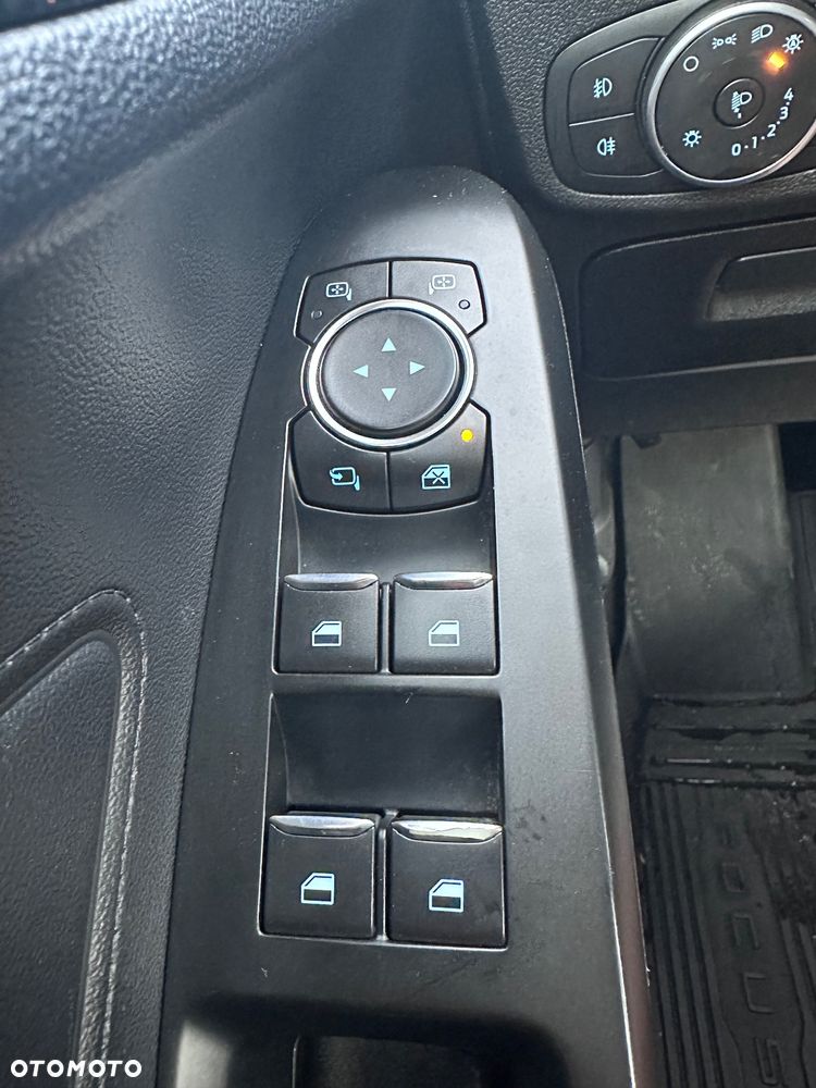 Ford Focus 1.5 EcoBoost ST-Line - 24