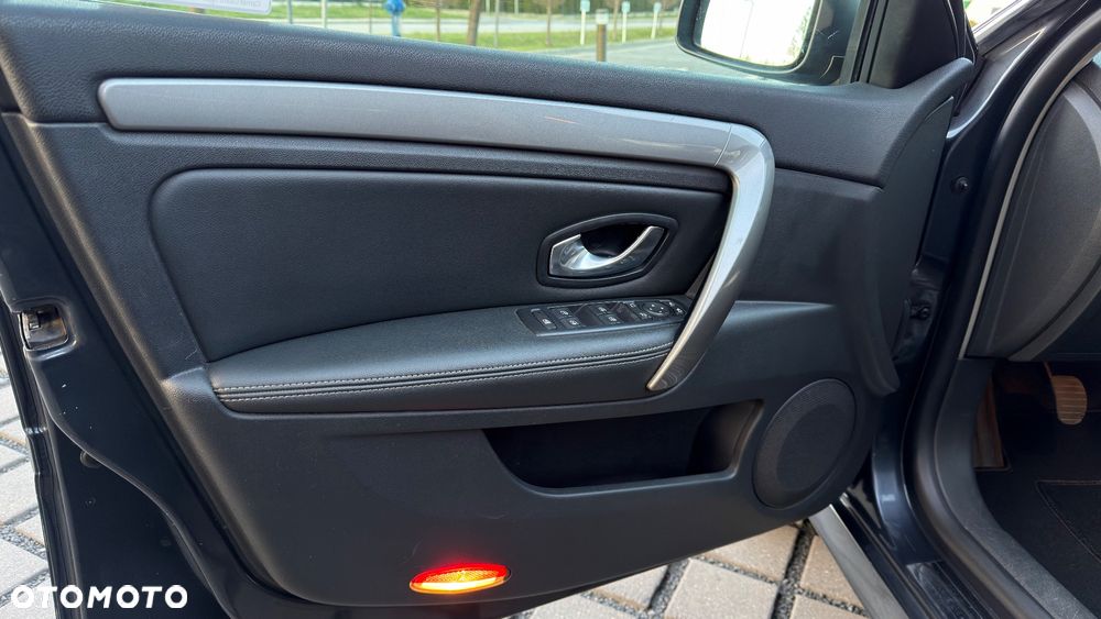 Renault Laguna 2.0 dCi Tech Run - 19