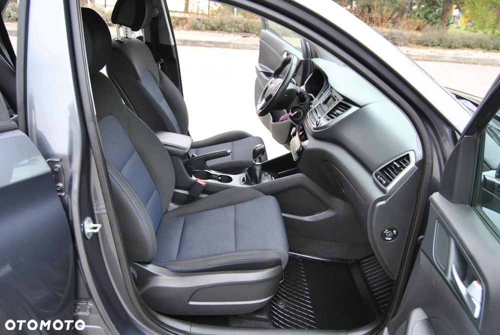 Hyundai Tucson blue 1.7 CRDi 2WD Style - 17
