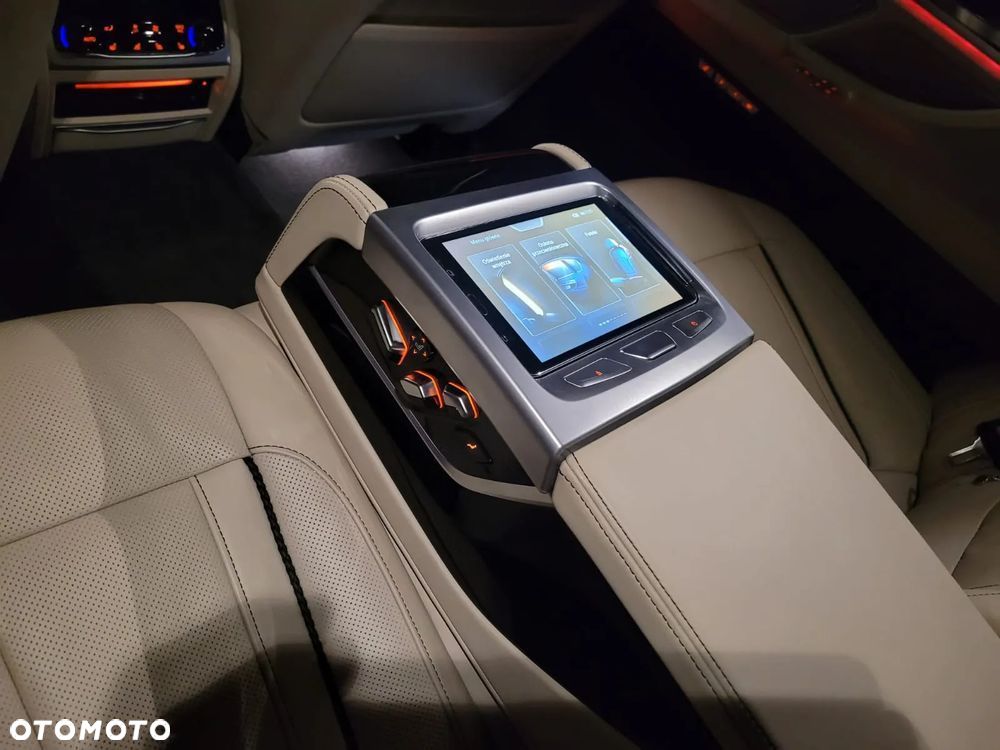 BMW Seria 7 750Li xDrive - 24
