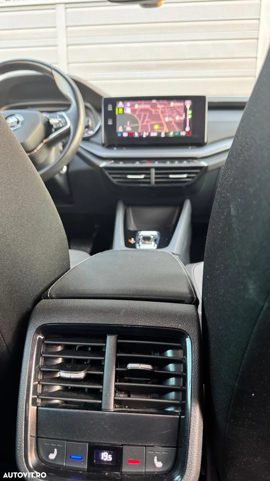 Skoda Octavia Combi 2.0 TDI DSG First Edition - 3