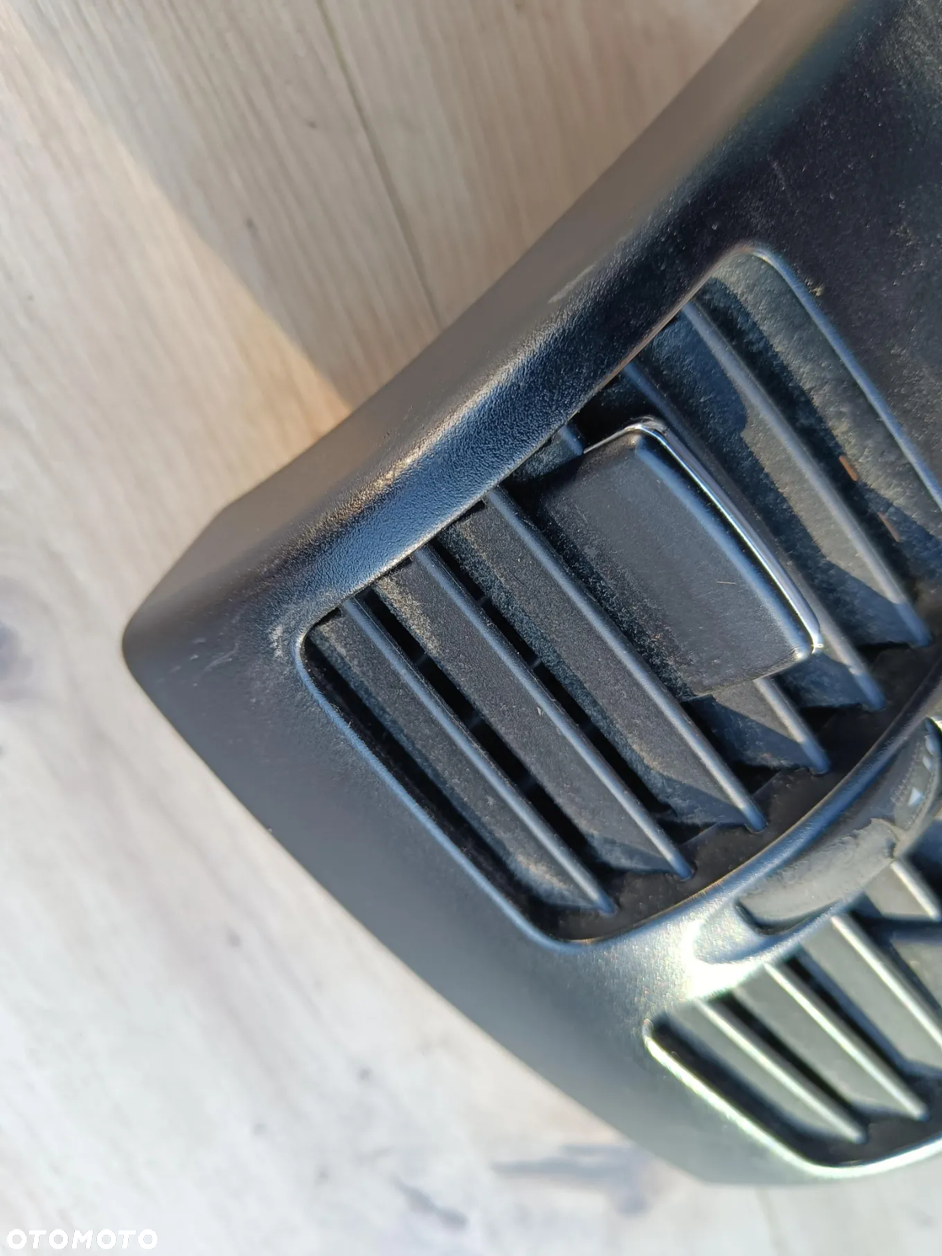 MERCEDES W204 LIFT KRATKA NAWIEWU TYLNA TYŁ CZARNA - 5