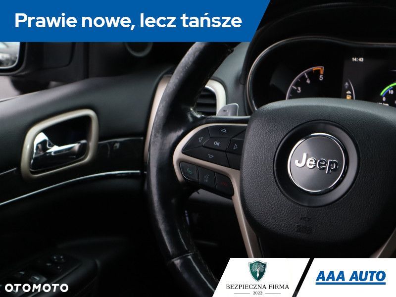 Jeep Grand Cherokee - 23