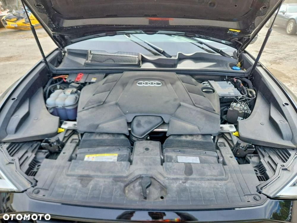 Audi Q8 55 TFSI quattro tiptronic - 12
