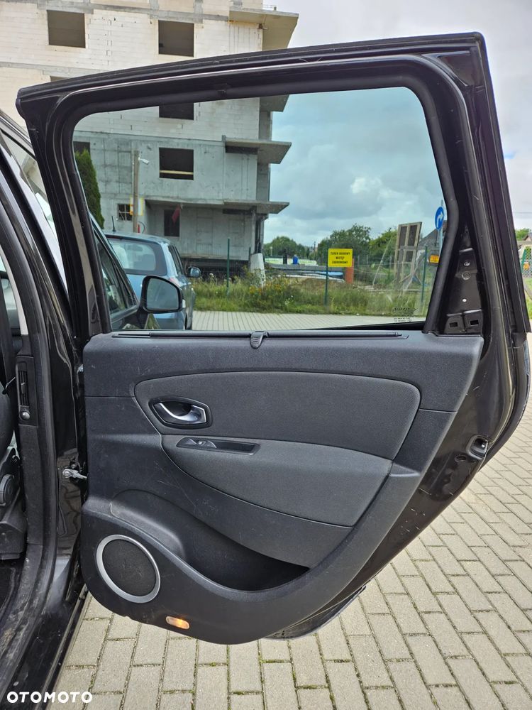 Renault Scenic 1.9 dCi Emotion - 13