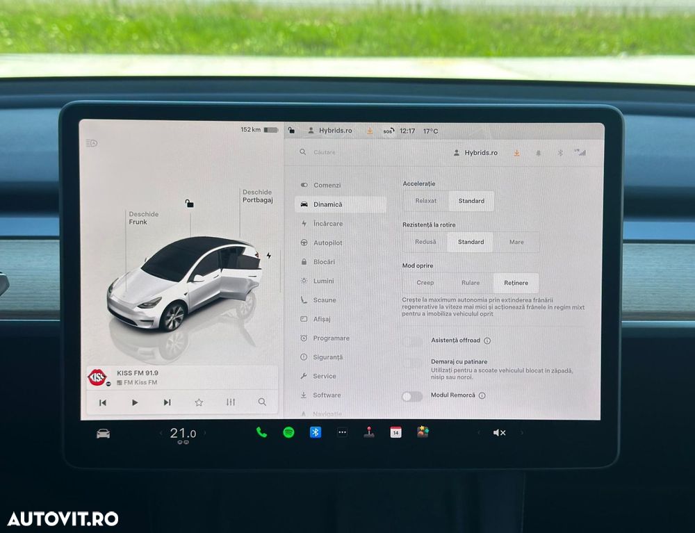 Tesla Model Y Long Range Dual Motor AWD - 29