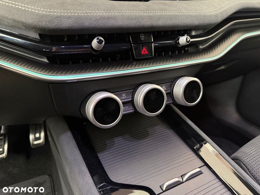 Skoda Superb 2.0 TSI Sportline DSG - 19