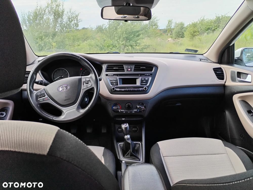 Hyundai i20 1.2 Elegant - 10