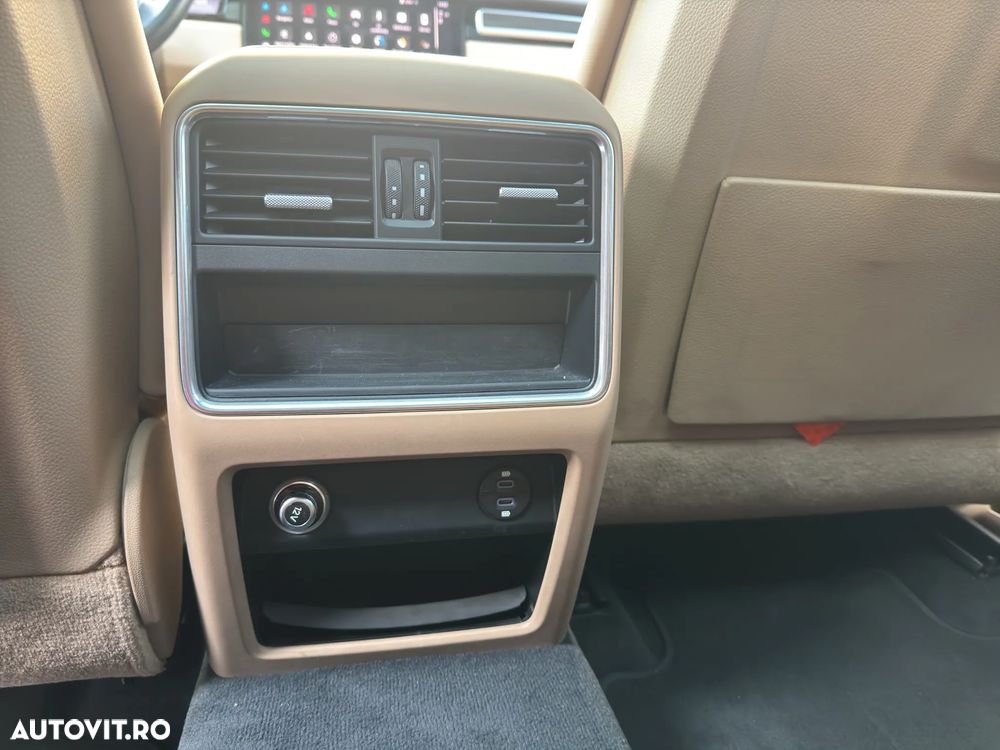 Porsche Cayenne Standard - 35