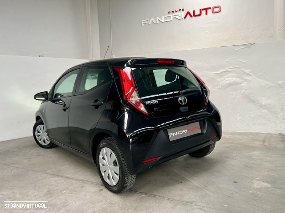 Toyota Aygo x-business - 6