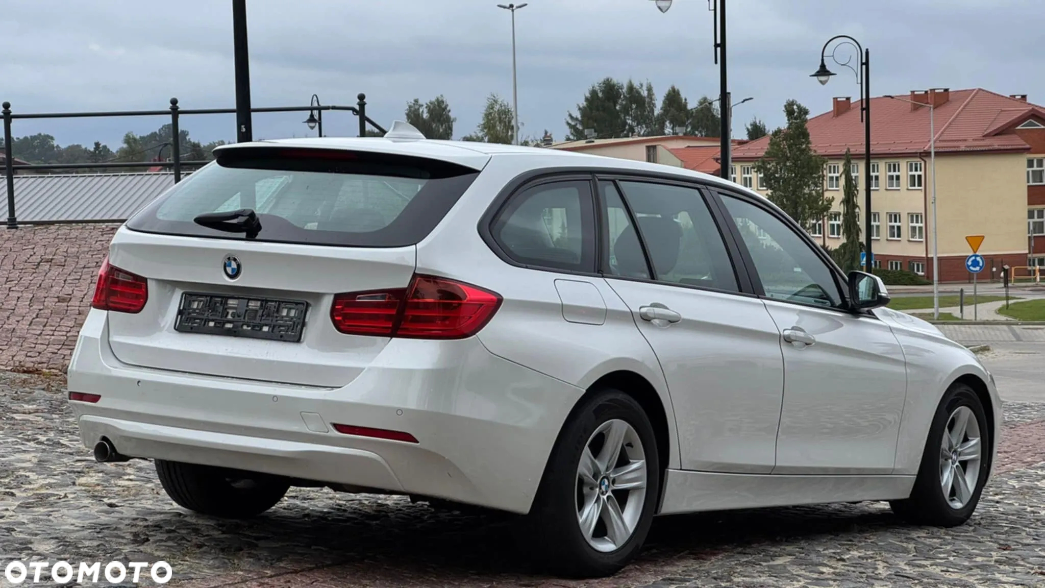 BMW Seria 3 316d - 13
