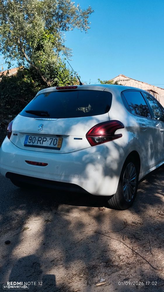 Peugeot 208 1.2 PureTech Style - 21