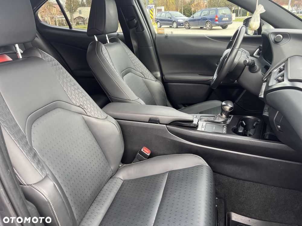 Lexus UX 250h GPF F Impression 2WD - 21
