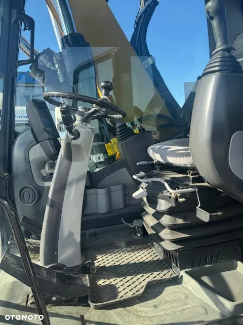 Caterpillar 318 D - 30