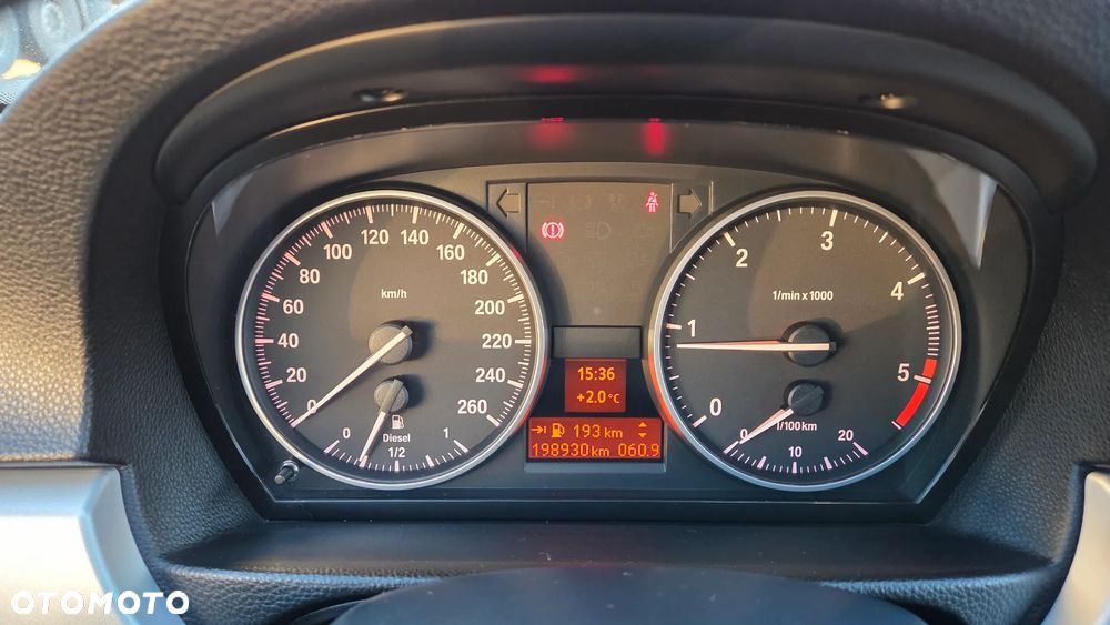 BMW Seria 3 318d DPF - 13