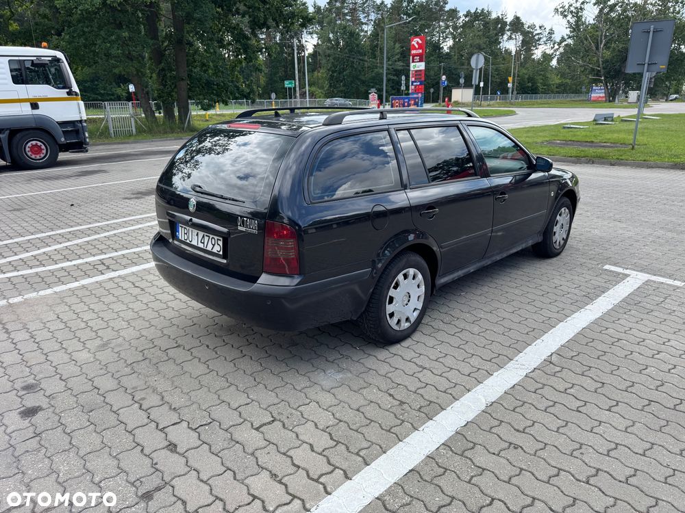 Skoda Octavia 1.8T Elegance - 3