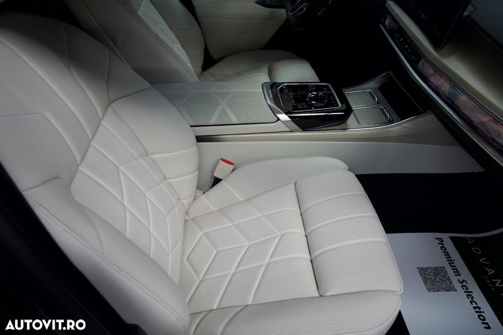 BMW Seria 7 740d xDrive MHEV - 25