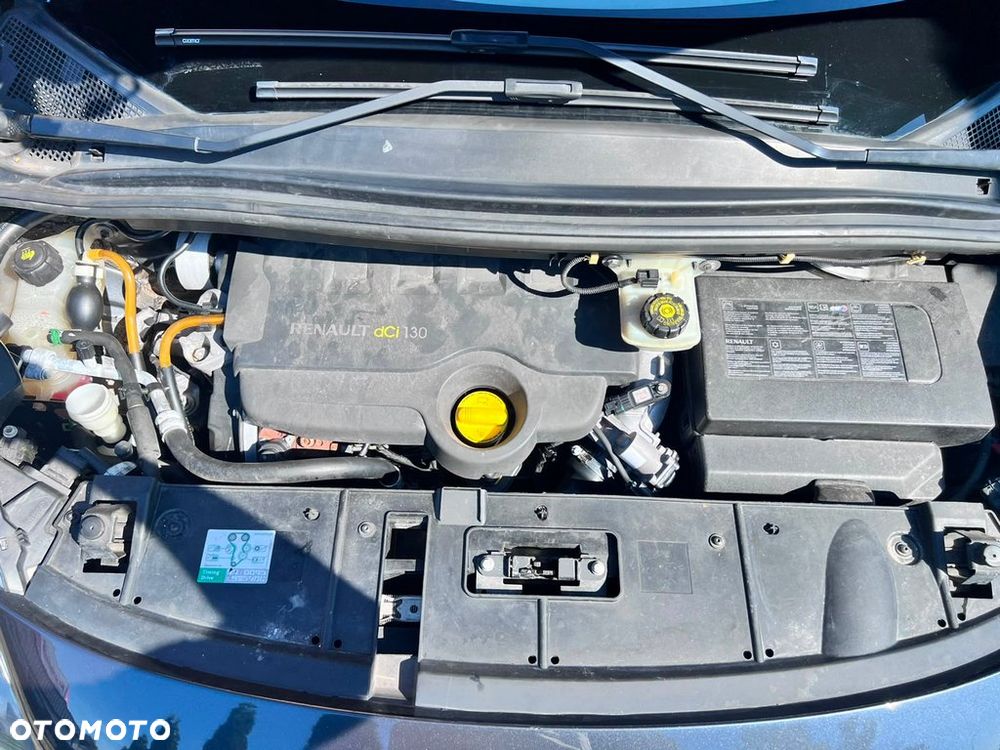 Renault Grand Scenic - 32
