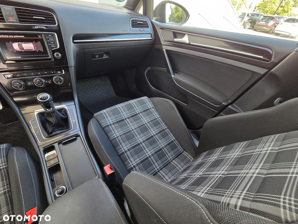 Volkswagen Golf 2.0 TDI BMT GTD - 22