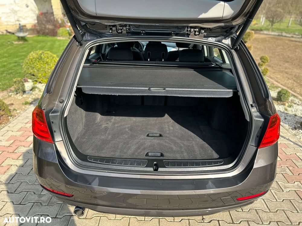 BMW Seria 3 318d Luxury Line - 32