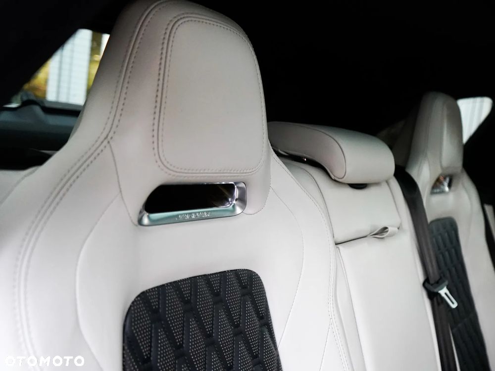 Jaguar F-Pace 5.0 V8 S/C AWD SVR - 32
