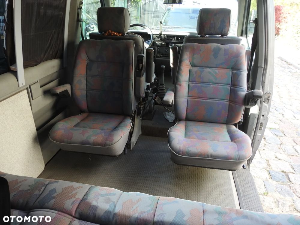 Volkswagen Multivan - 11