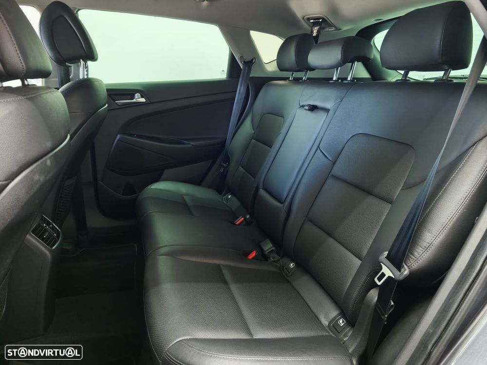Hyundai Tucson 1.7 CRDi Executive - 23