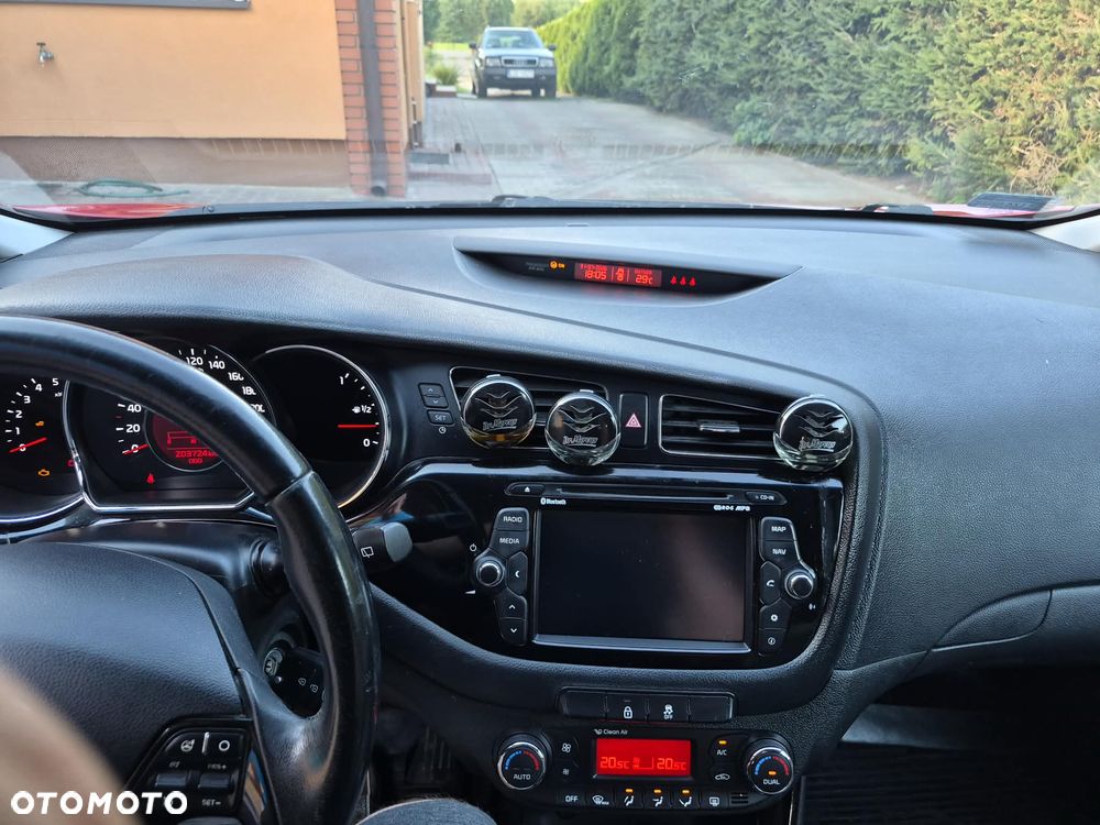 Kia Ceed - 8