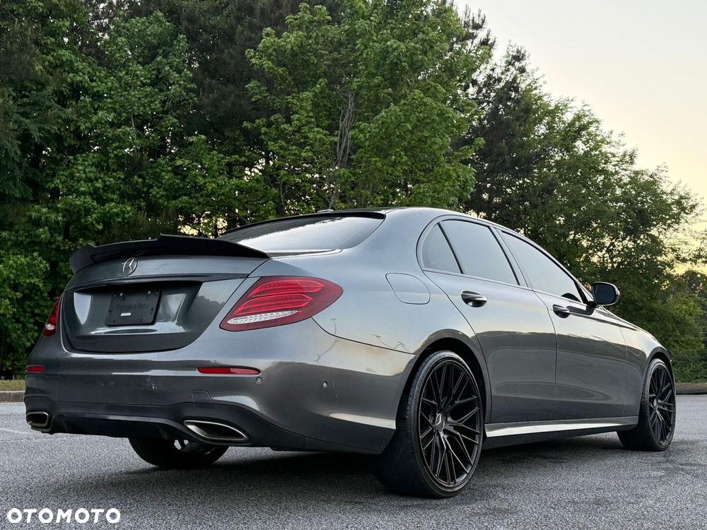 Mercedes-Benz Klasa E 300 9G-TRONIC - 5