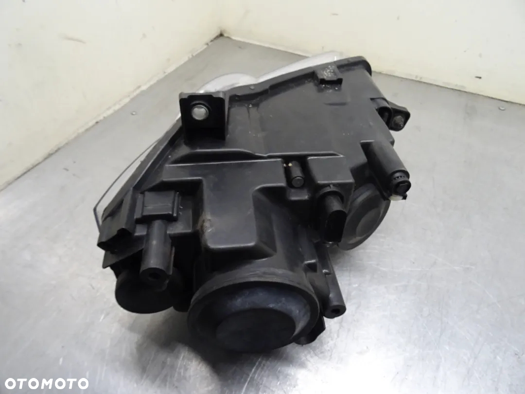 VW PASSAT B6 2.0 TDI LAMPA LEWY PRAWY PRZÓD UK - 9