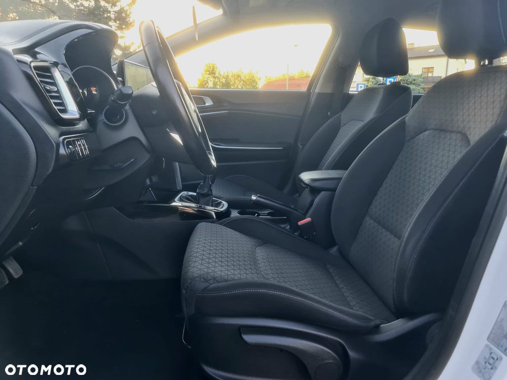 Kia Ceed 1.6 CRDi Platinum Edition - 25