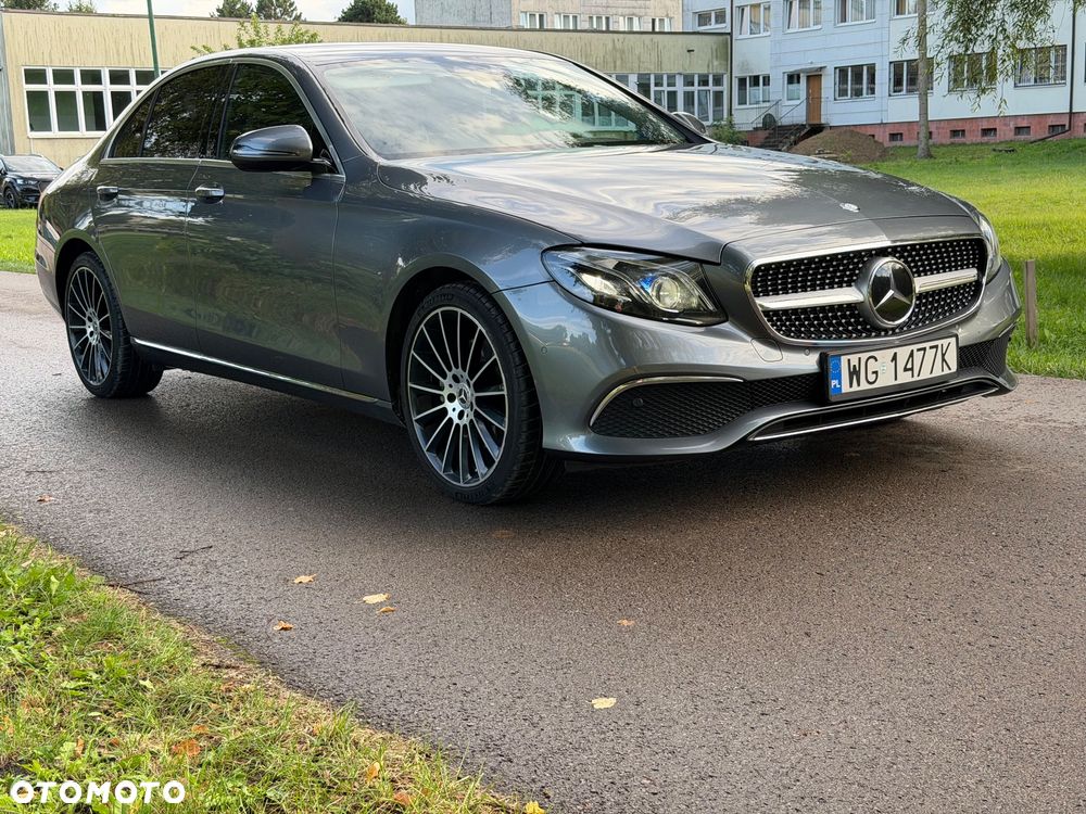 Mercedes-Benz Klasa E 220 d 4-Matic 9G-TRONIC - 4