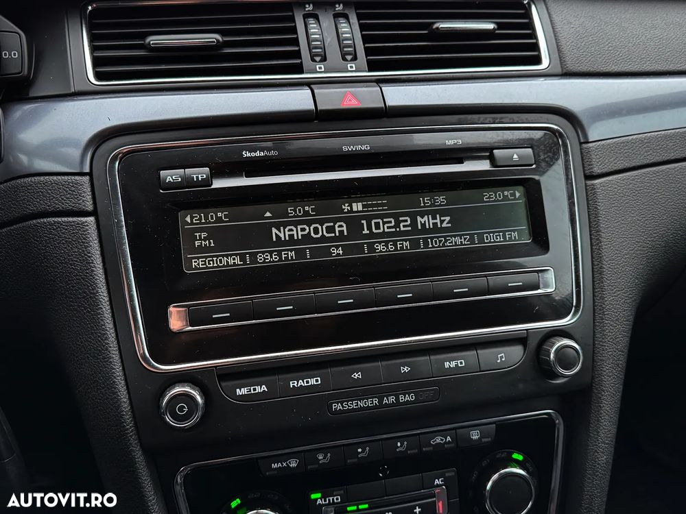 Skoda Superb 2.0 TDI DPF Elegance - 11