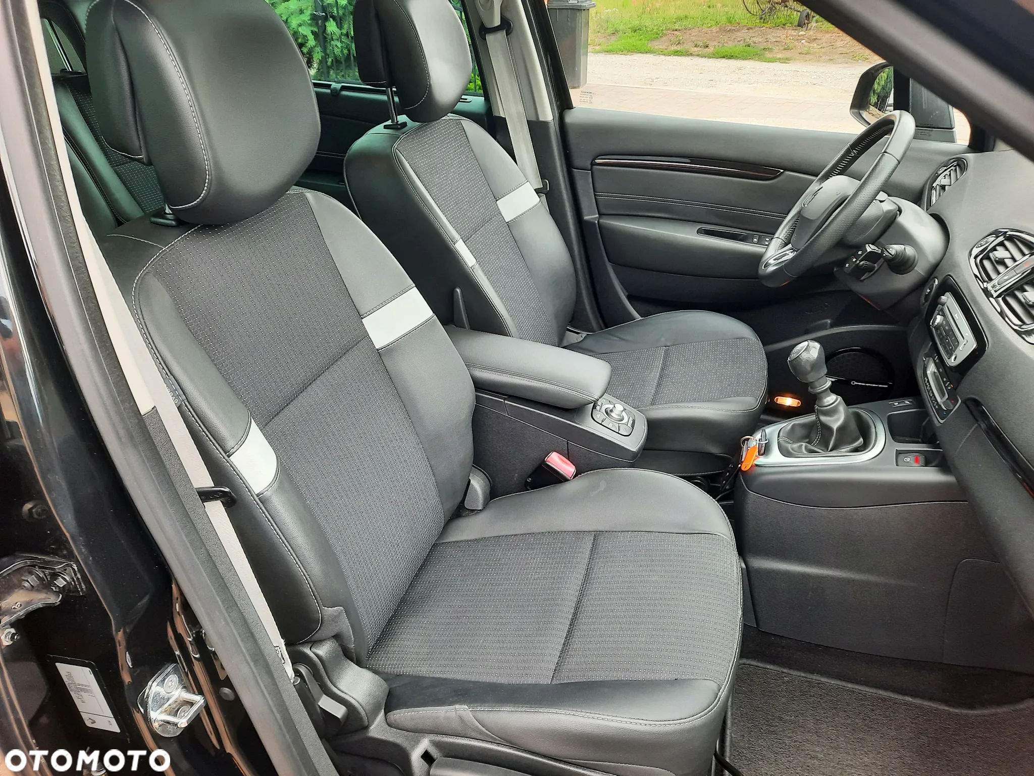 Renault Scenic ENERGY TCe 130 S&S Bose Edition - 23