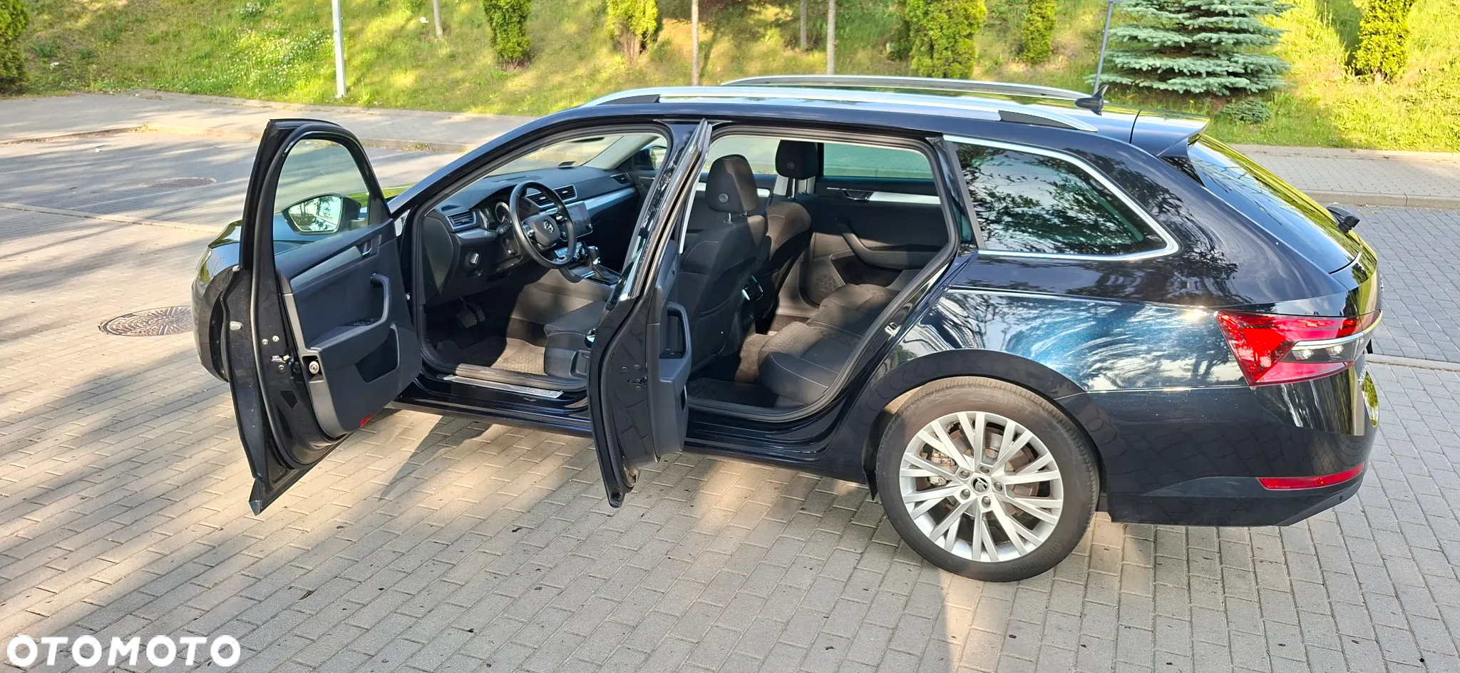 Skoda Superb 2.0 TDI SCR Ambition DSG - 9