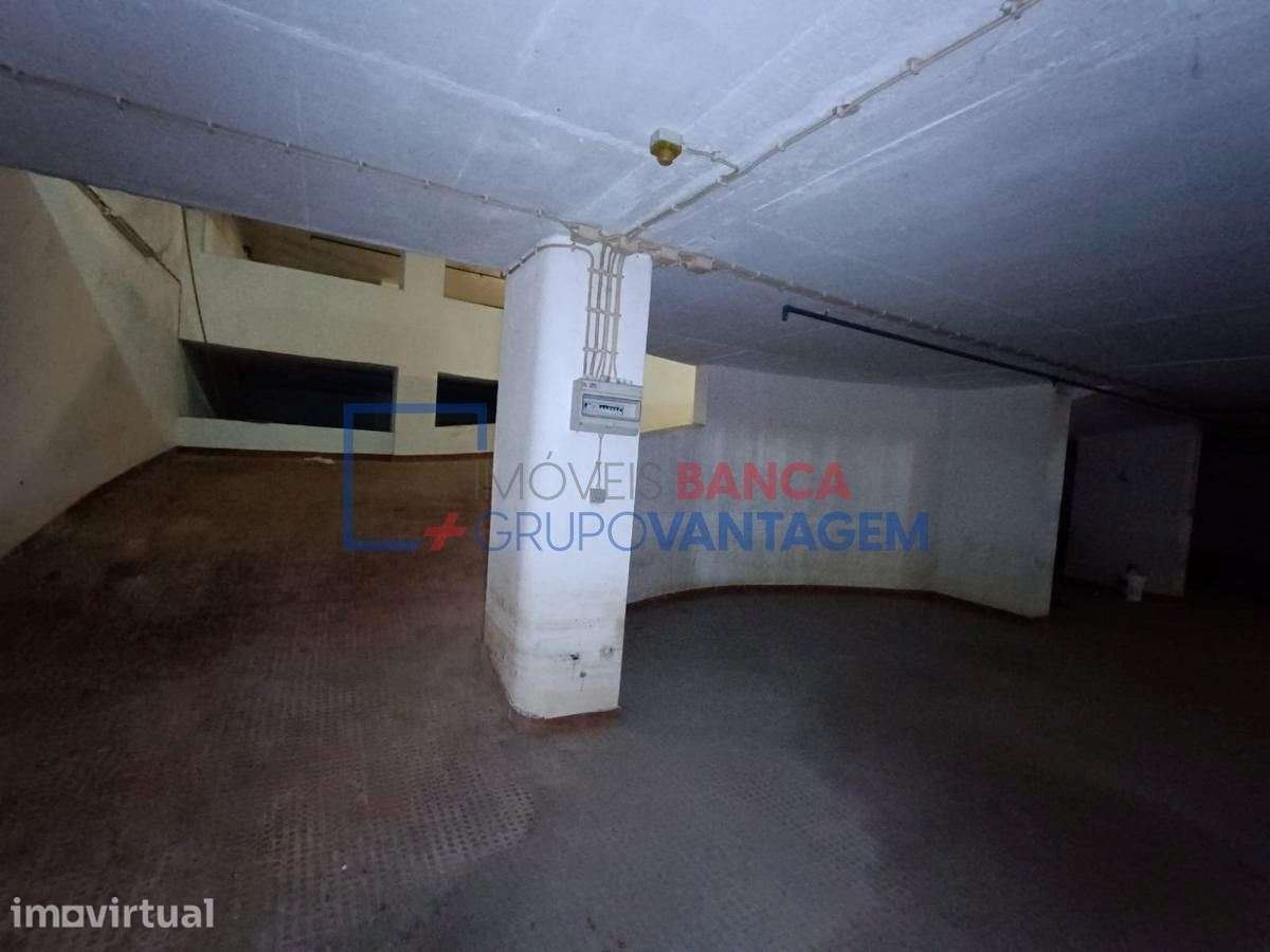 LUGAR DE PARQUEAMENTO - TAPADA DAS MERCÊS - Grande imagem: 5/18