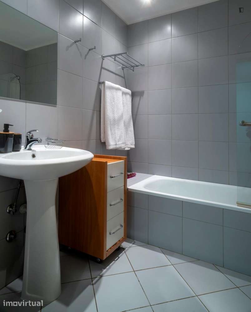 Apartamento com 1 quartos - localizado em Ferreiros e Gondizalves B... - Grande imagem: 4/14