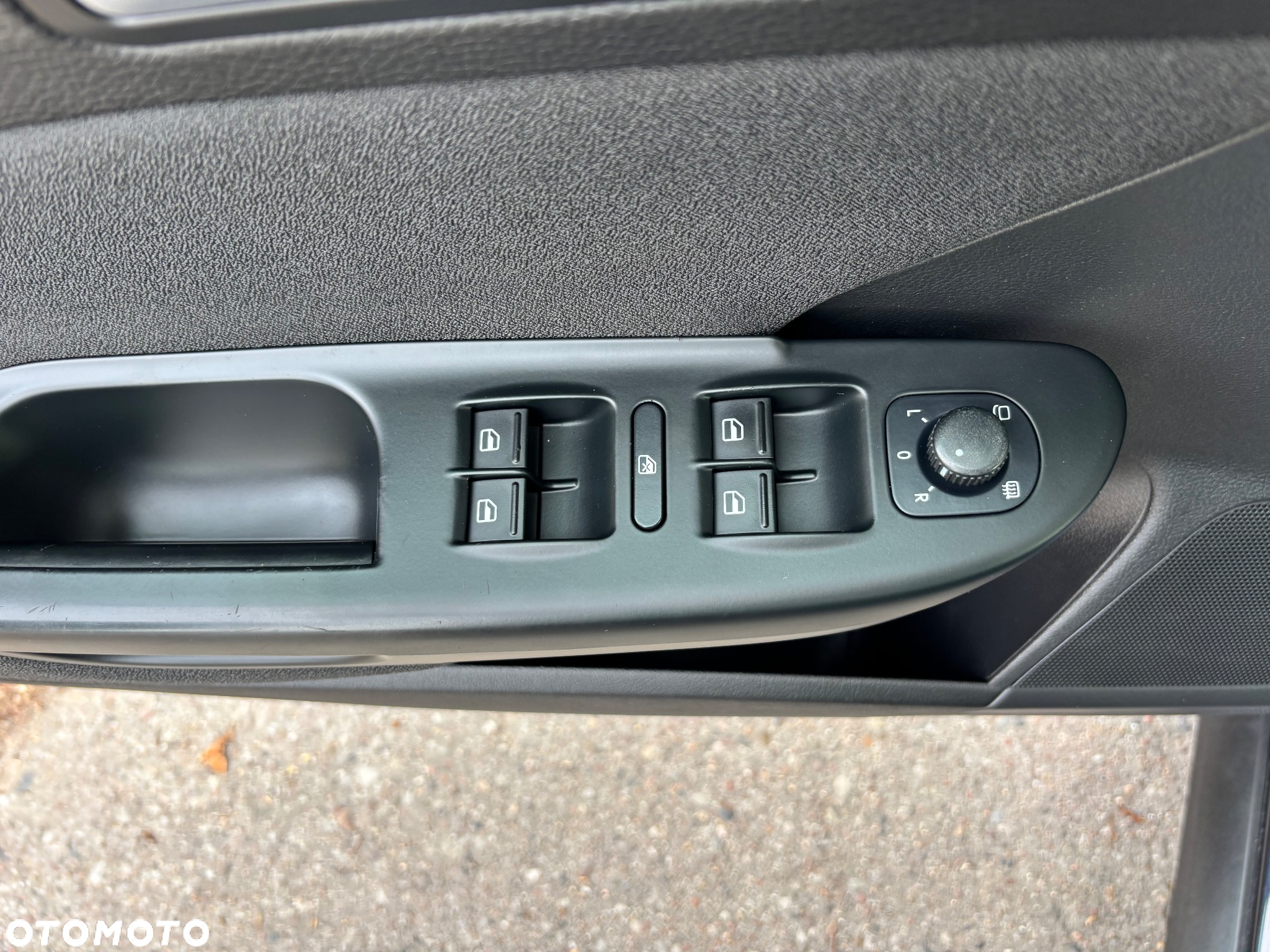 Volkswagen Passat 2.0 TDI DPF Highline - 13