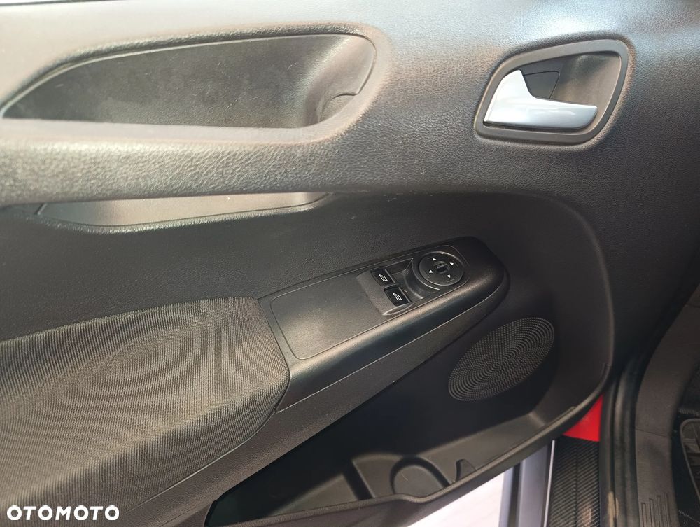 Ford Transit Courier - 11