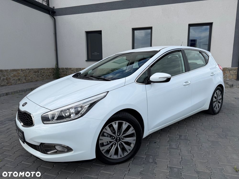 Kia Ceed - 22